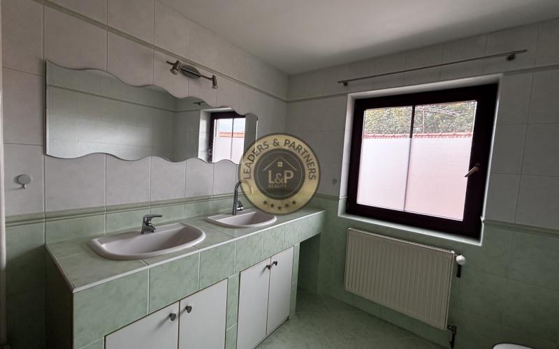 Rodinný dom s 2 bytovými jednotkami NA PREDAJ, VAJNORY