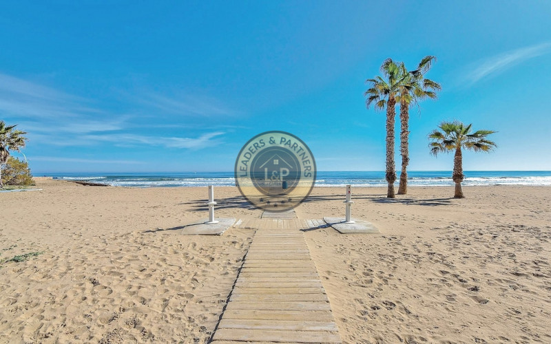 Štúdio 1+kk s bazénom Torrevieja-Torreblanca, Španielsko