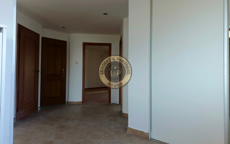 Rodinný dom  vo Veľkých Ripňanoch 6.izieb -1408m2 pozemok.