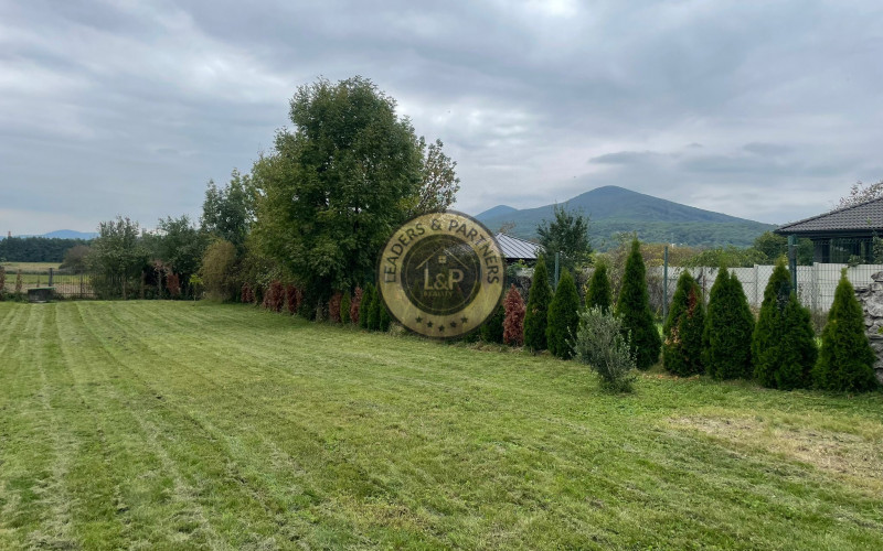 Výhľad na Karpaty-pozemok vhodný na výstavbu RD v Trstíne