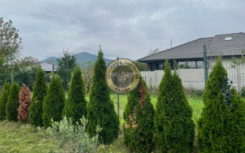 Výhľad na Karpaty-pozemok vhodný na výstavbu RD v Trstíne