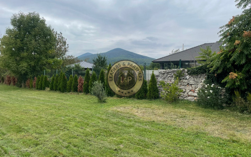 Výhľad na Karpaty-pozemok vhodný na výstavbu RD v Trstíne