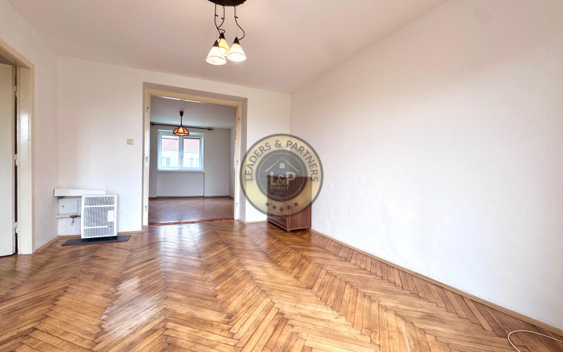 PREDAJ- 2iz. byt s balkónom  v Hlohovci  na ulici R. Dilonga