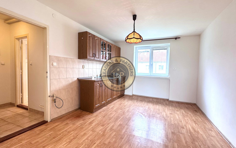 PREDAJ- 2iz. byt s balkónom  v Hlohovci  na ulici R. Dilonga