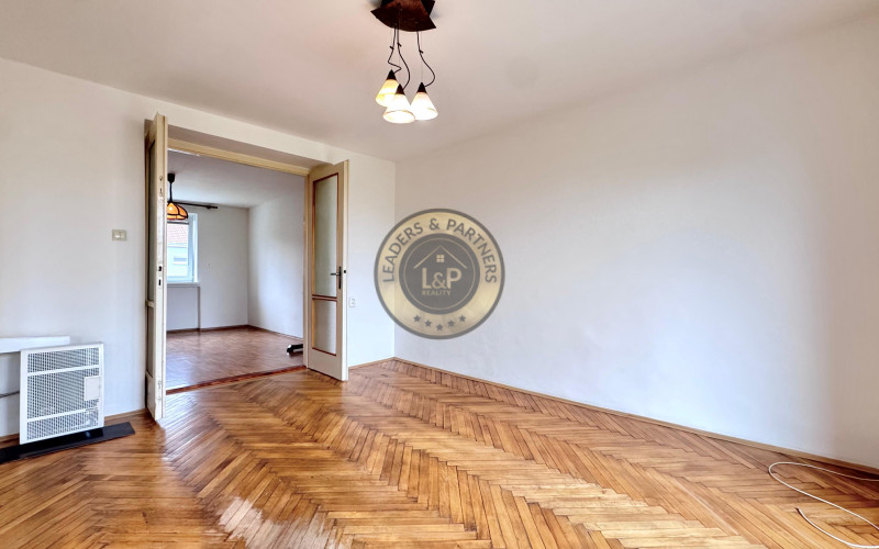 PREDAJ- 2iz. byt s balkónom  v Hlohovci  na ulici R. Dilonga