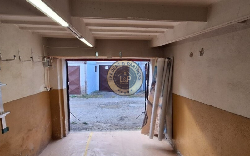 PREDAJ garáž v blízkosti OC Galéria