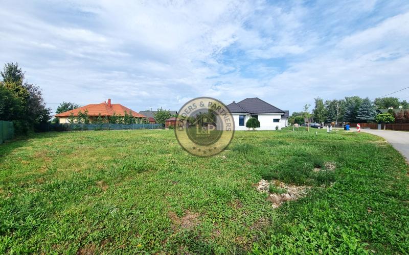 PREDAJ stavebný pozemok Dunakiliti