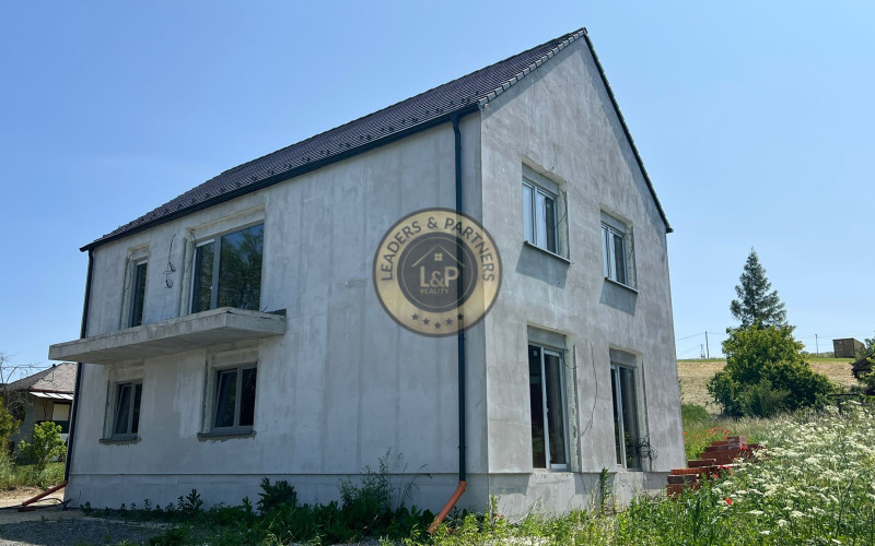 NA PREDAJ-Moderný 4-izbový holobyt v novostavbe v Lipanoch