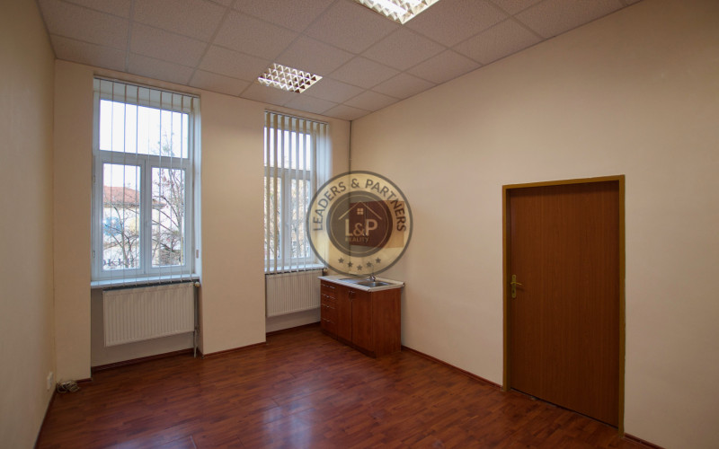 Na prenájom kancelárske priestory 70 m2, Moyzesová ul.