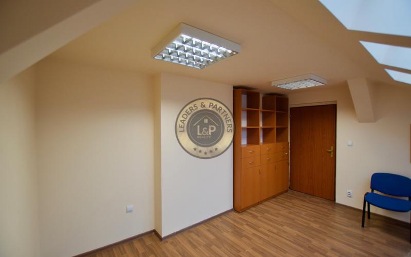 Na prenájom kancelárske priestory 73 m2, Moyzesová ul.