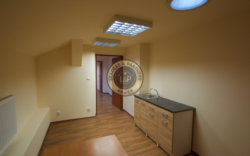 Na prenájom kancelárske priestory 73 m2, Moyzesová ul.