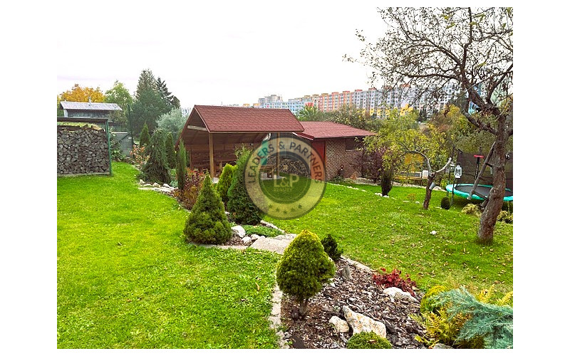 Na predaj záhrada s chatou na Terase, ulica Československého odboja.