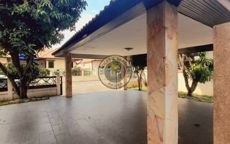 4 izbová vila s bazénom v Thajsku-Pattaya