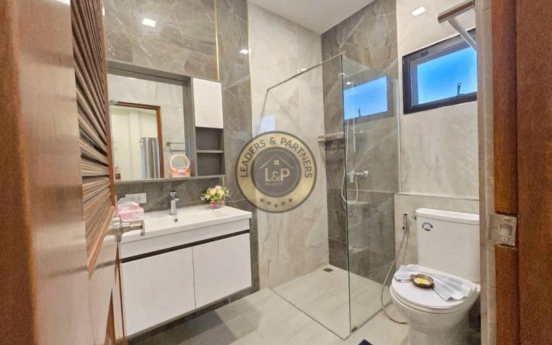 5 izbová vila s bazénom v Thajsku-Pattaya-jazero Map Prachan