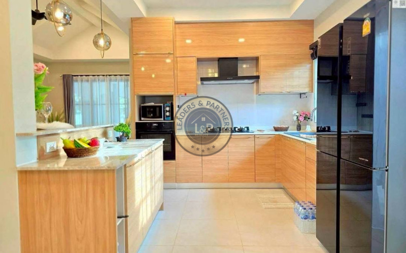 5 izbová vila s bazénom v Thajsku-Pattaya-jazero Map Prachan