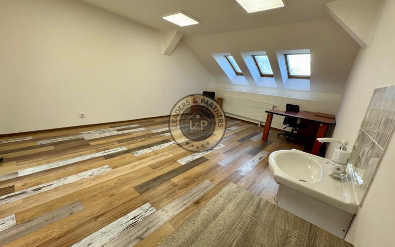 Na prenájom kancelária 26 m2, Moyzesova ul., Košice