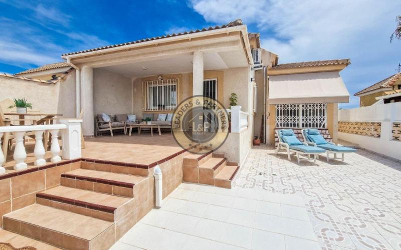 Rodinný dom 3+kk Torrevieja-Los Frutales, Španielsko
