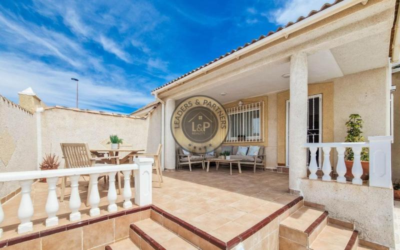 Rodinný dom 3+kk Torrevieja-Los Frutales, Španielsko