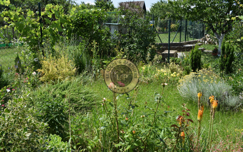 Na predaj murovaná chata so záhradou. Jazierko Pozdišovce