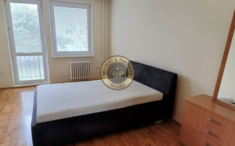 Útulný 3-izb. byt s balkónom na prenájom | BABUŠKOVA, BA II