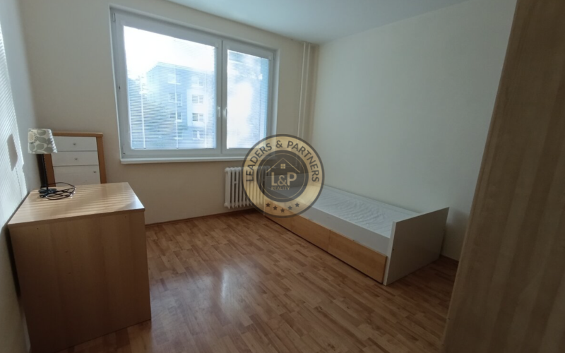 Útulný 3-izb. byt s balkónom na prenájom | BABUŠKOVA, BA II