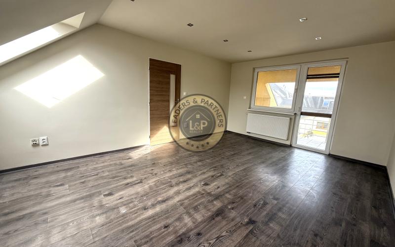 Na predaj zrekonštruovaná 2-podlažná budova v centre Šelpíc