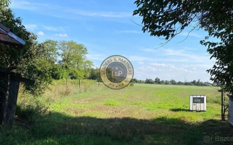 Pozemok na výstavbu domu, Malé Zálužie, IS pred pozemkomMalé Zálužie