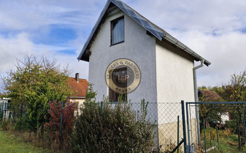 Na predaj murovaná chata so záhradou. Jazierko Pozdišovce