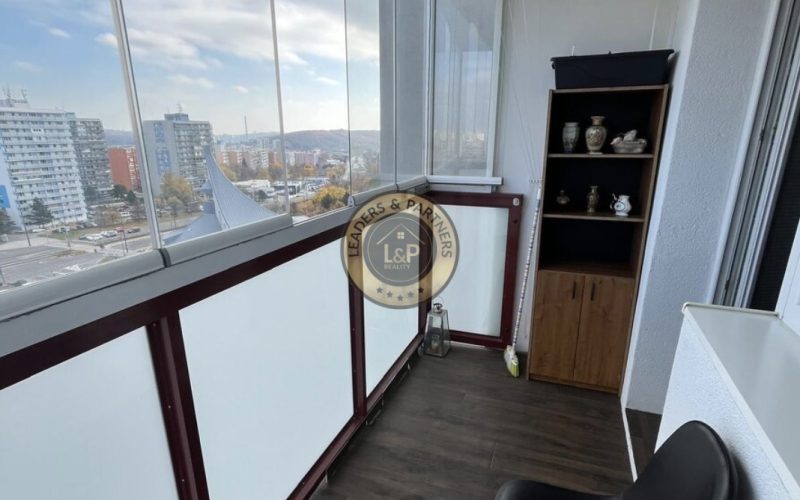 Veľký 1-izb. byt s klímou a balkónom na prenájom | DÚBRAVKA