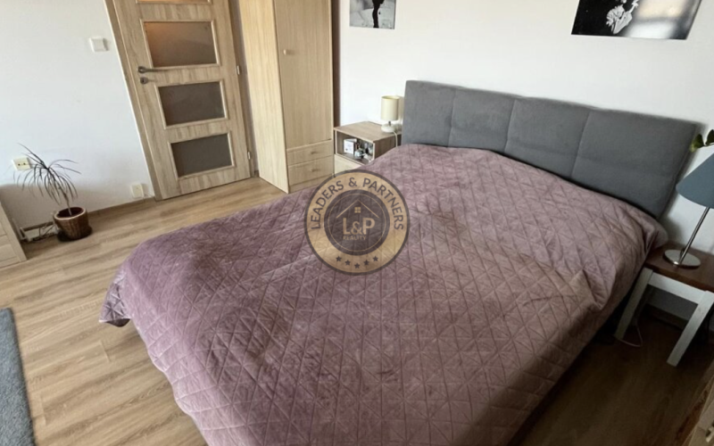 Veľký 1-izb. byt s klímou a balkónom na prenájom | DÚBRAVKA