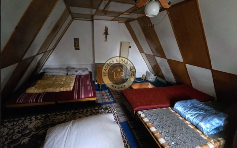 L&P | Murovaná trojpodlažná chata s pozemkom 512 m² – Rača