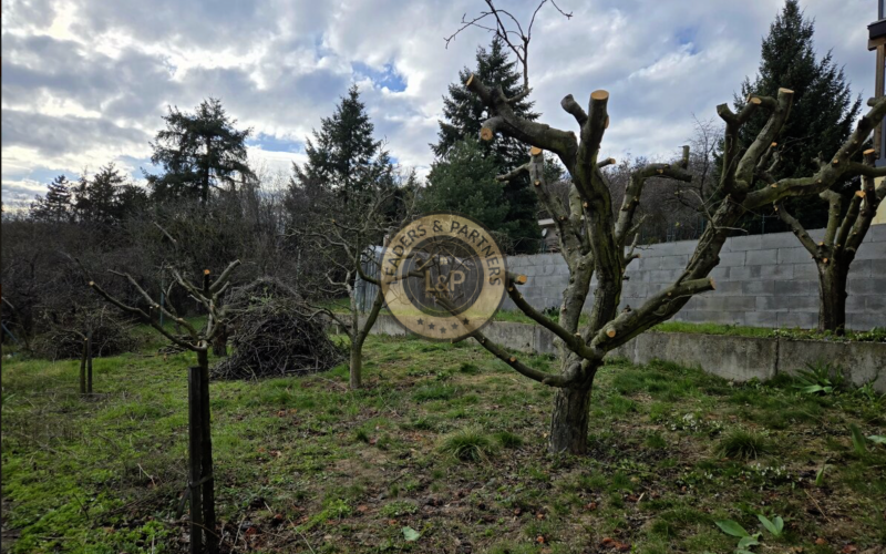 L&P | Murovaná trojpodlažná chata s pozemkom 512 m² – Rača