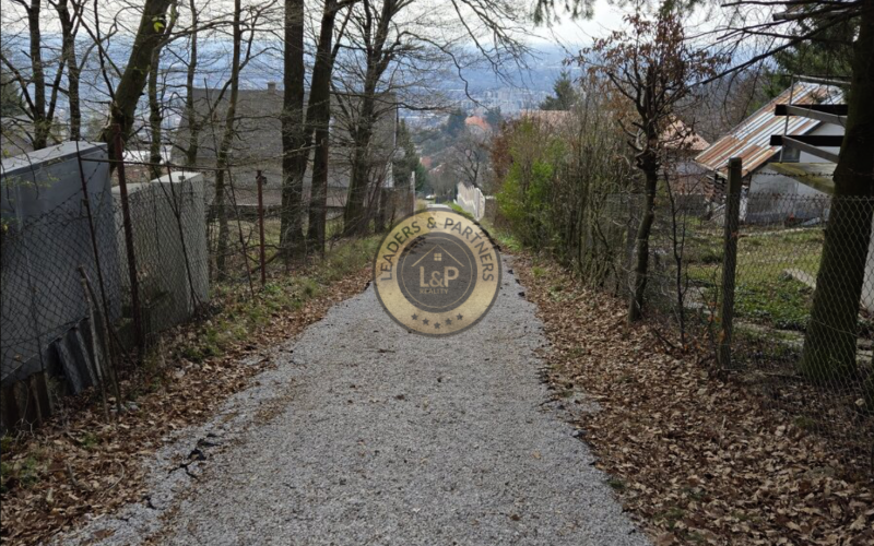 L&P | Murovaná trojpodlažná chata s pozemkom 512 m² – Rača