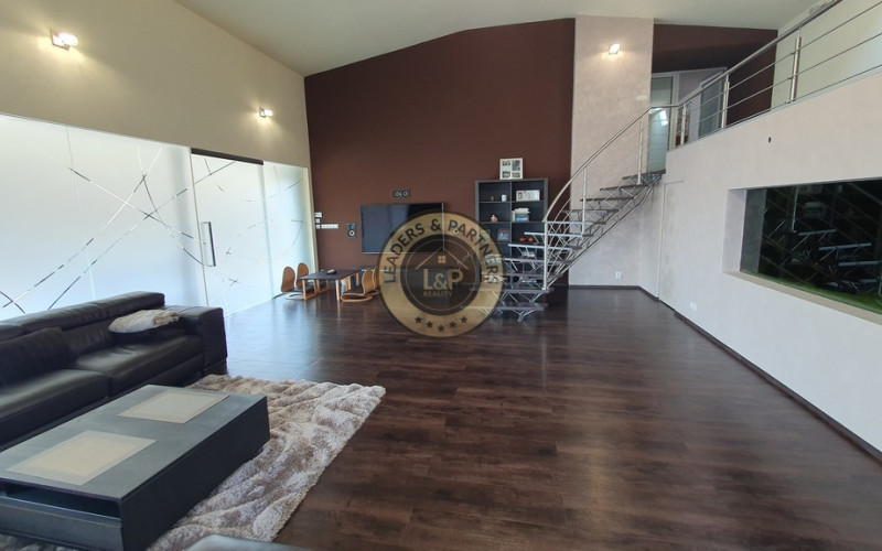 PREDAJ: luxusný 6 izb. dom 400 m2 z r. 2018 Čenčice