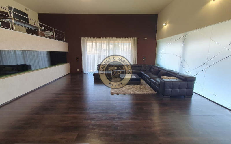 PREDAJ: luxusný 6 izb. dom 400 m2 z r. 2018 Čenčice