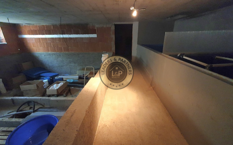 PREDAJ: luxusný 6 izb. dom 400 m2 z r. 2018 Čenčice