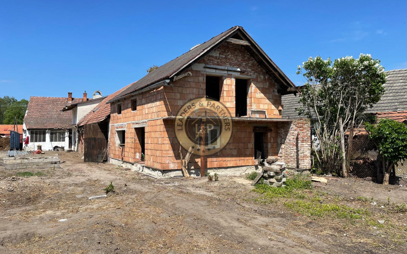 Na predaj RD vhodný na celkovú rekonštrukciu v obci Sekule