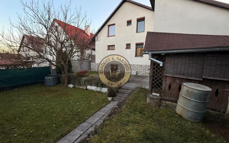 NA PREDAJ - Priestranný 6 izbový dom s garážou v Sabinove