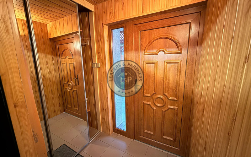 NA PREDAJ - Priestranný 6 izbový dom s garážou v Sabinove