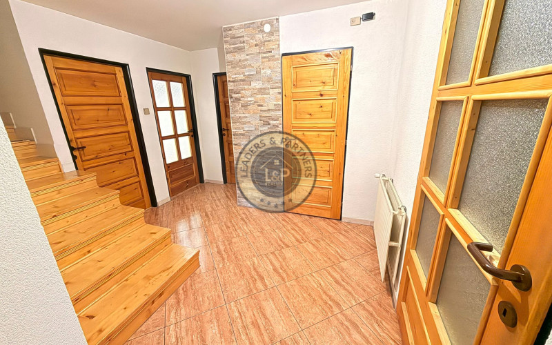 NA PREDAJ - Priestranný 6 izbový dom s garážou v Sabinove