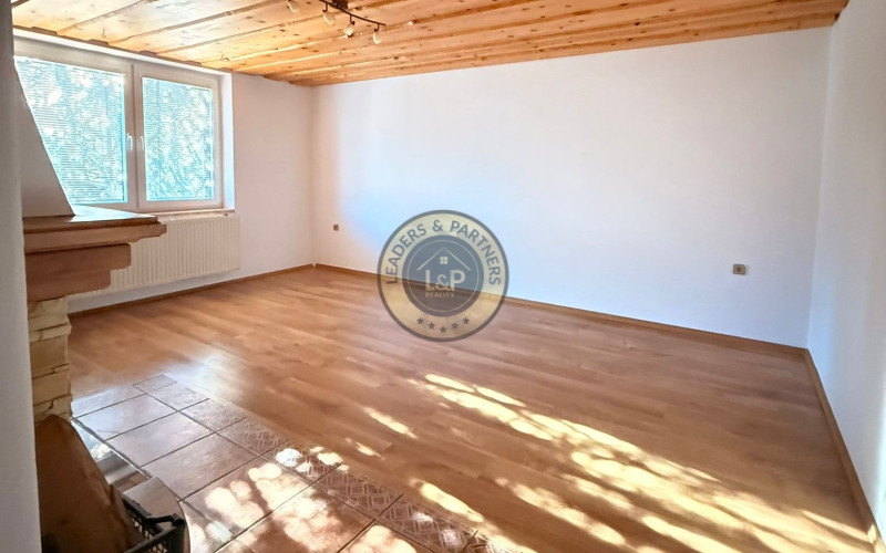 NA PREDAJ - Priestranný 6 izbový dom s garážou v Sabinove