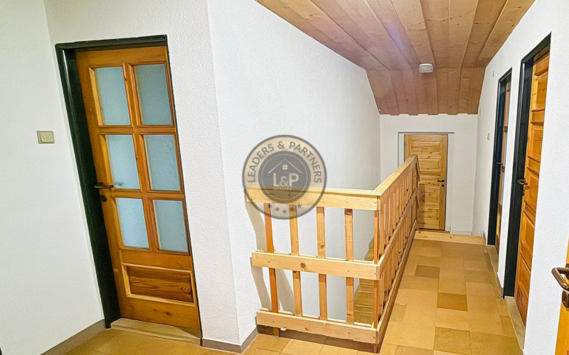 NA PREDAJ - Priestranný 6 izbový dom s garážou v Sabinove