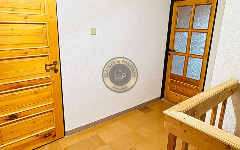 NA PREDAJ - Priestranný 6 izbový dom s garážou v Sabinove