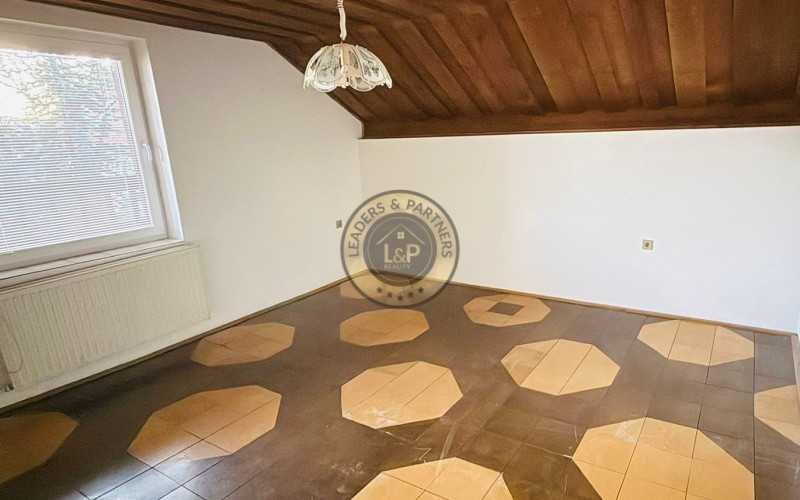 NA PREDAJ - Priestranný 6 izbový dom s garážou v Sabinove