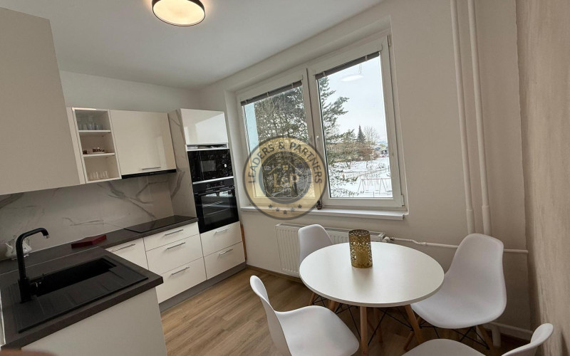 REZERVOVANÉ - Zrekonštruovaný 2-izbový byt - STARÁ ĽUBOVŇA