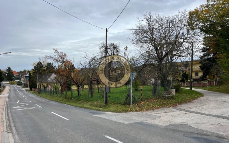 Na predaj pozemok vhodný na výstavbu RD v obci Cerová