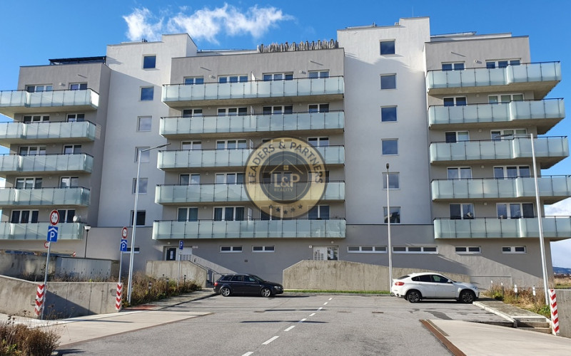 PREDAJ: 1 izb. byt s balkónom + parkovacie miesto novostavba Barbora s krásnym výhľadom na Vysoké Tatry