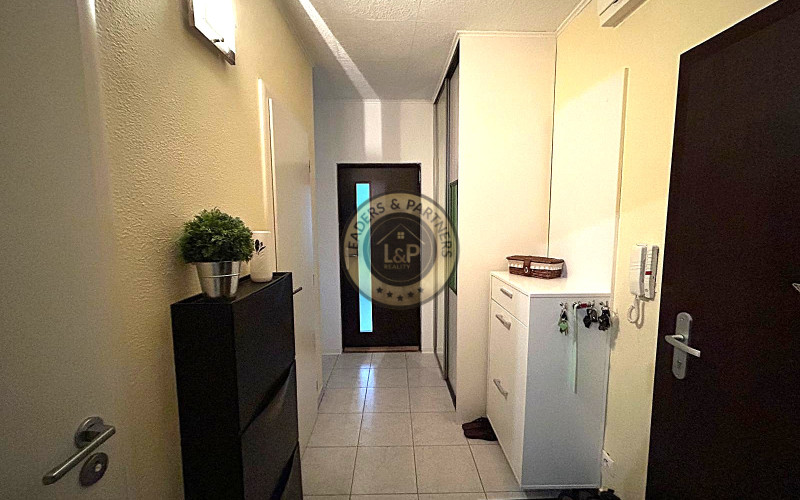 Na predaj 3-izbový zariadený byt na Čajkovského ulici