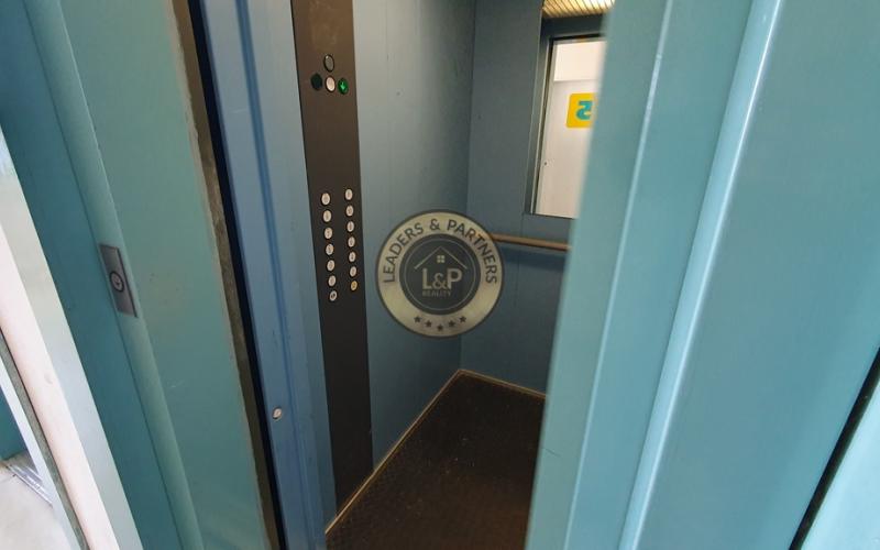 PREDAJ: 3 izb. byt 77 m2 s 2 balkónmi Slnečnica Novomeského