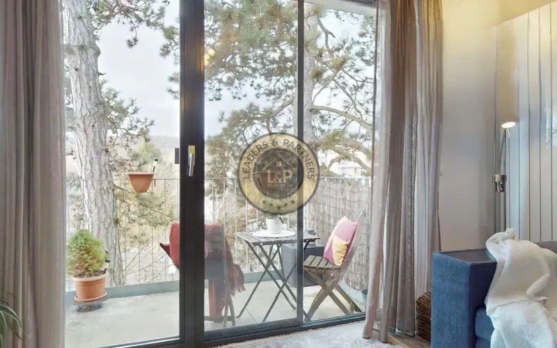 Priestranný 2-izb. byt s garážou NA PRENÁJOM